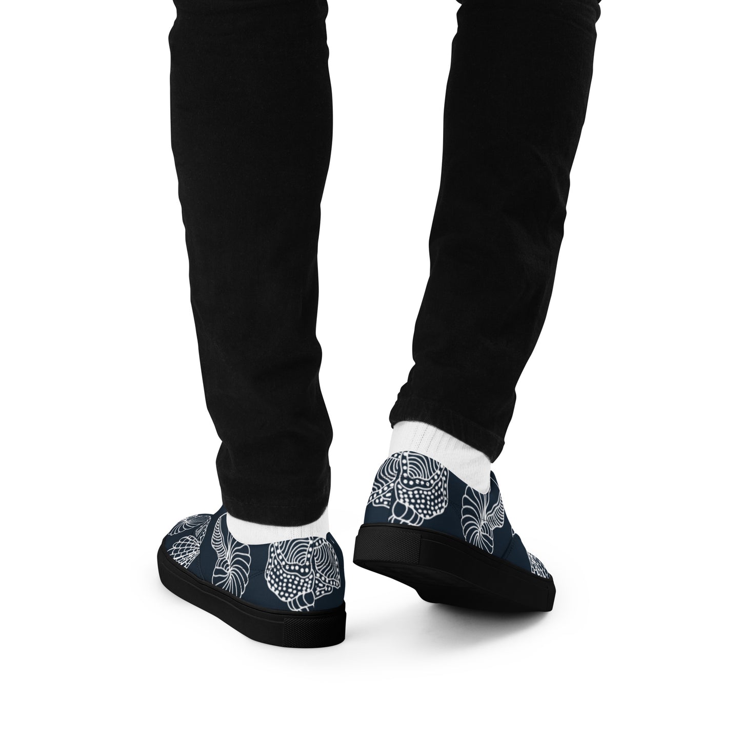 Men’s lace-up canvas shoes