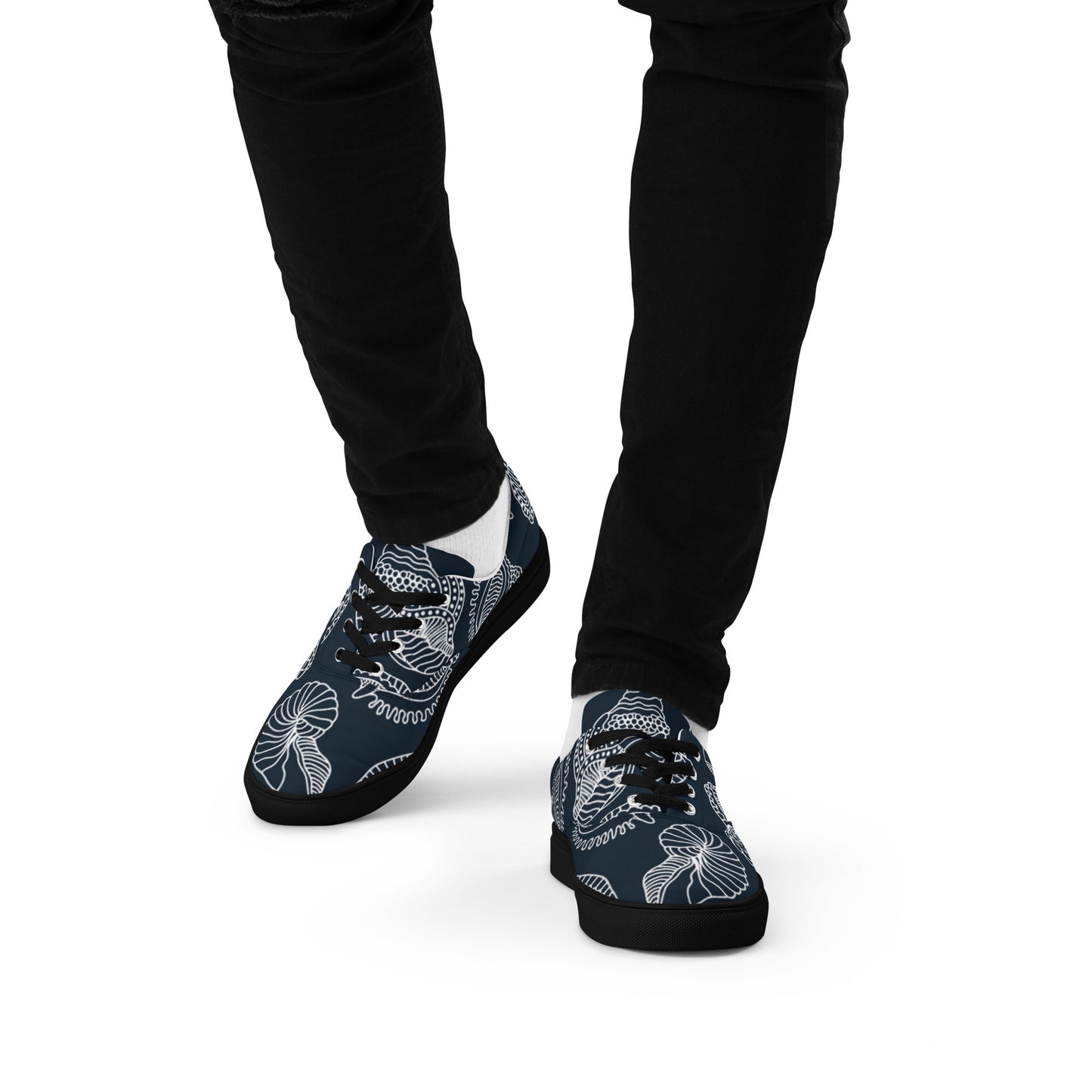 Men’s lace-up canvas shoes