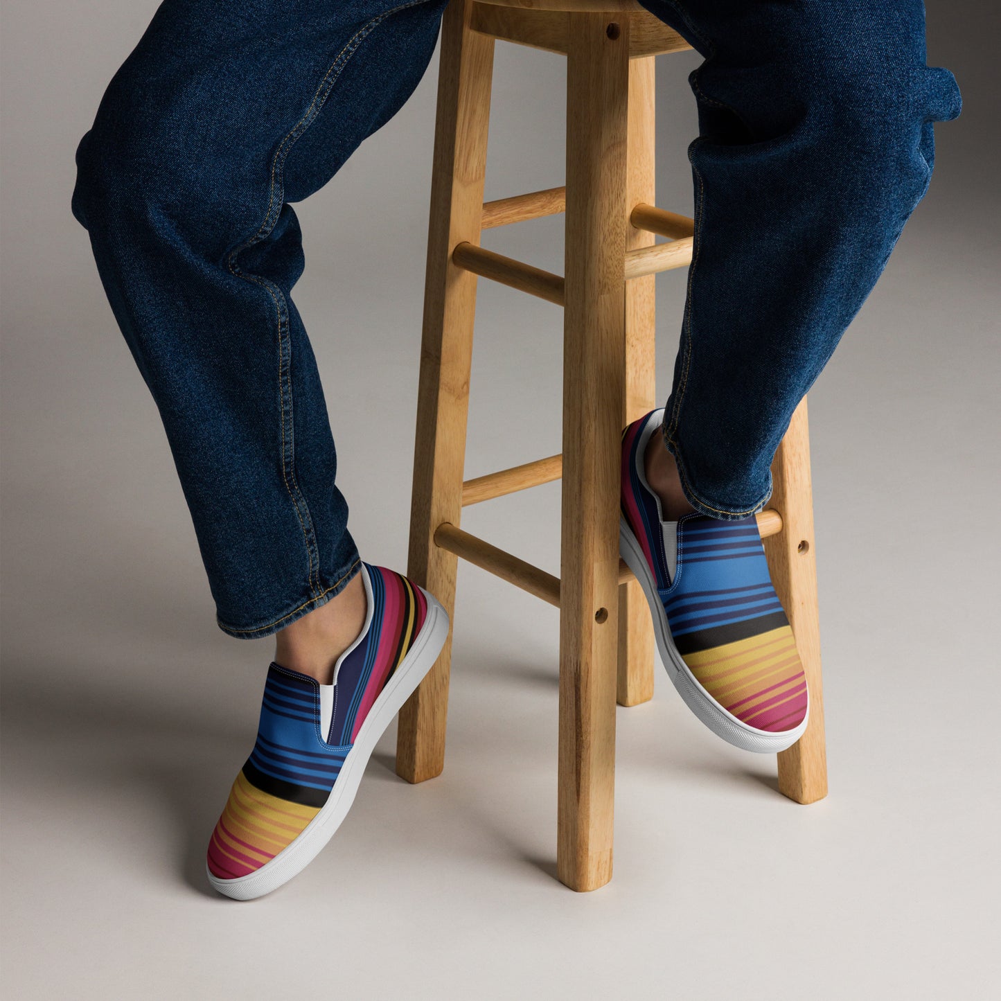 Men’s slip-on canvas shoes
