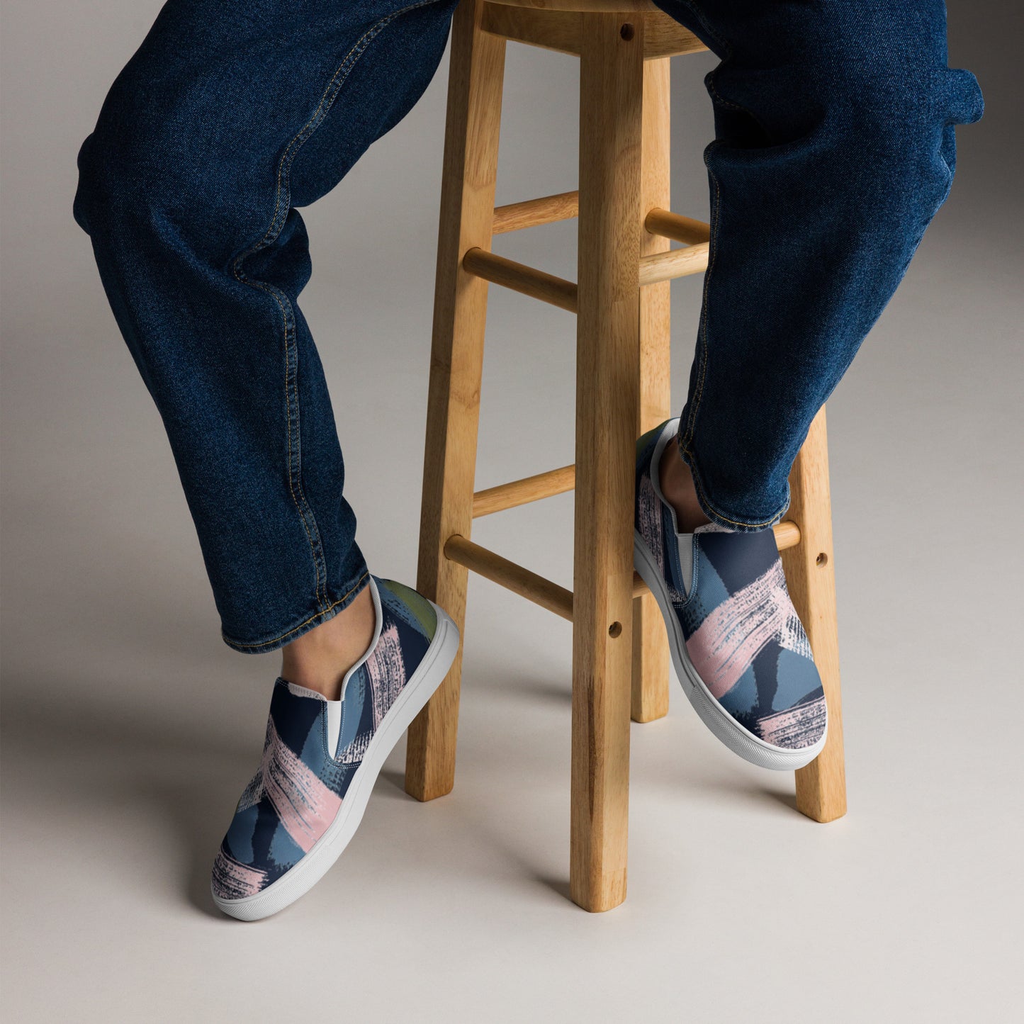 Men’s slip-on canvas shoes