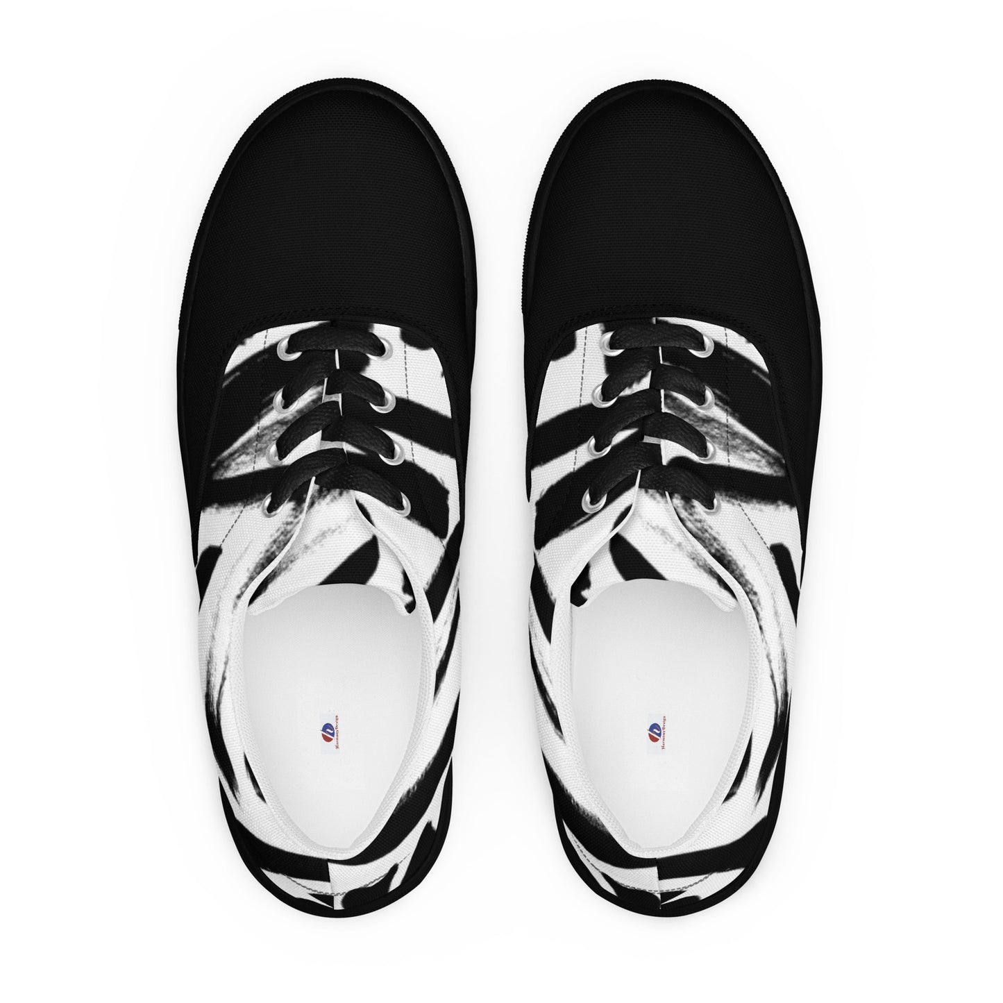 Women’s lace-up canvas shoes