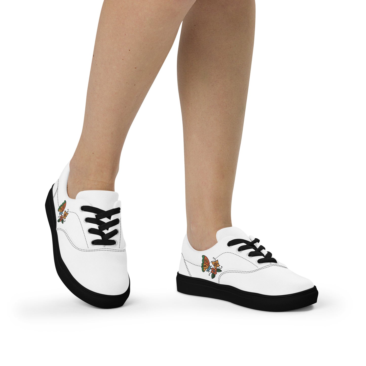 Women’s lace-up canvas shoes
