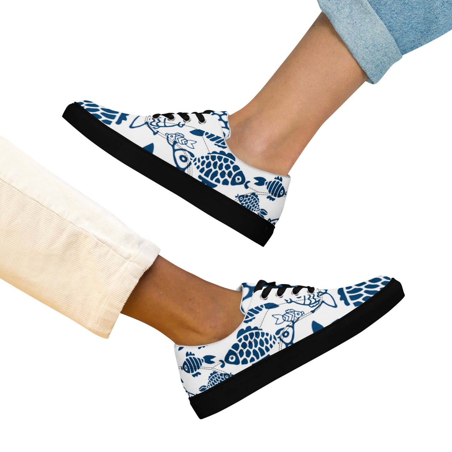 Women’s lace-up canvas shoes
