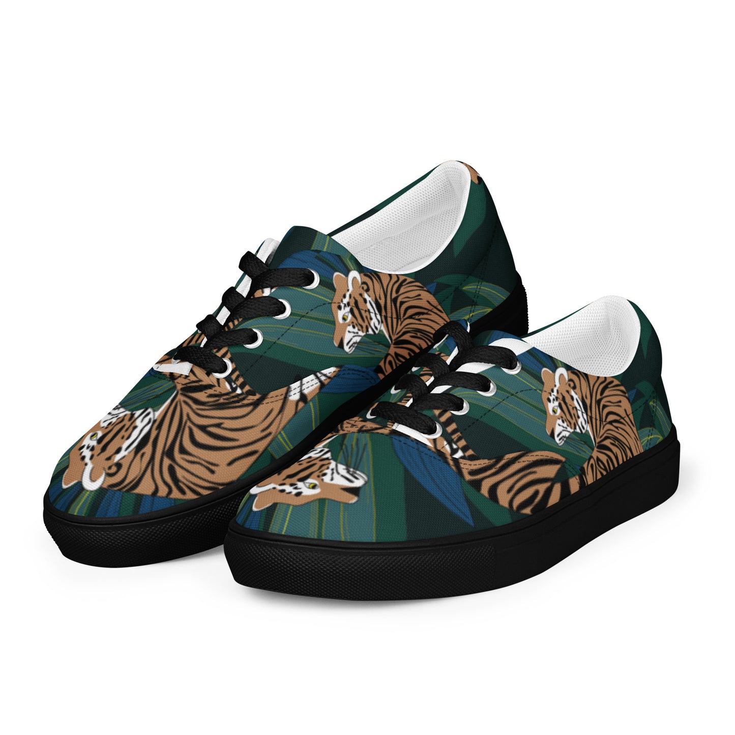 Women’s lace-up canvas shoes