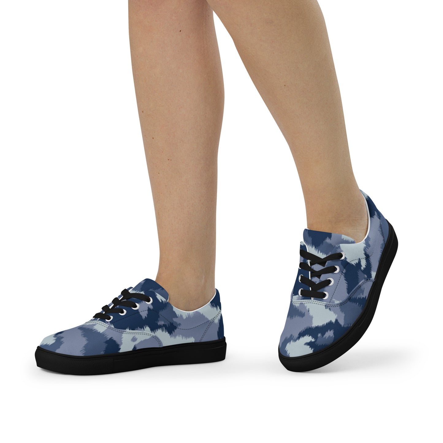 Women’s lace-up canvas shoes