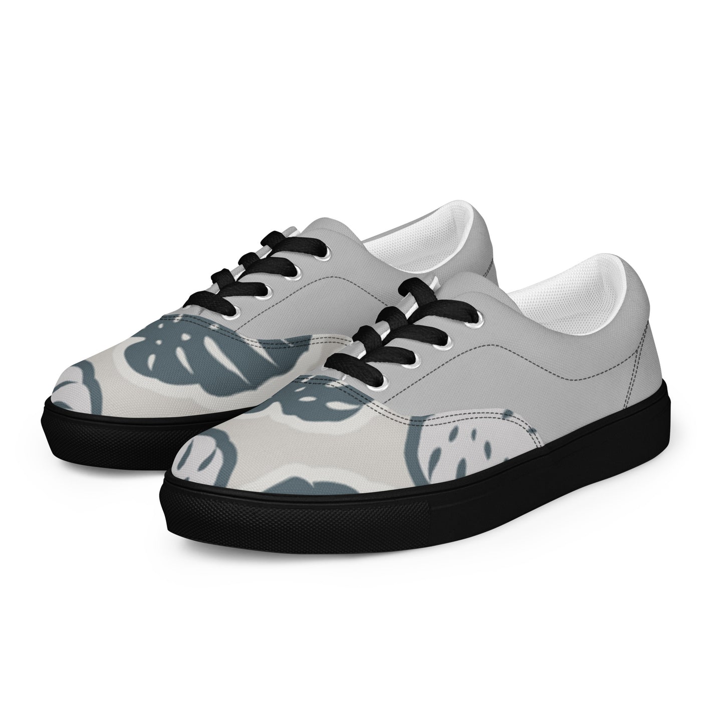 Women’s lace-up canvas shoes