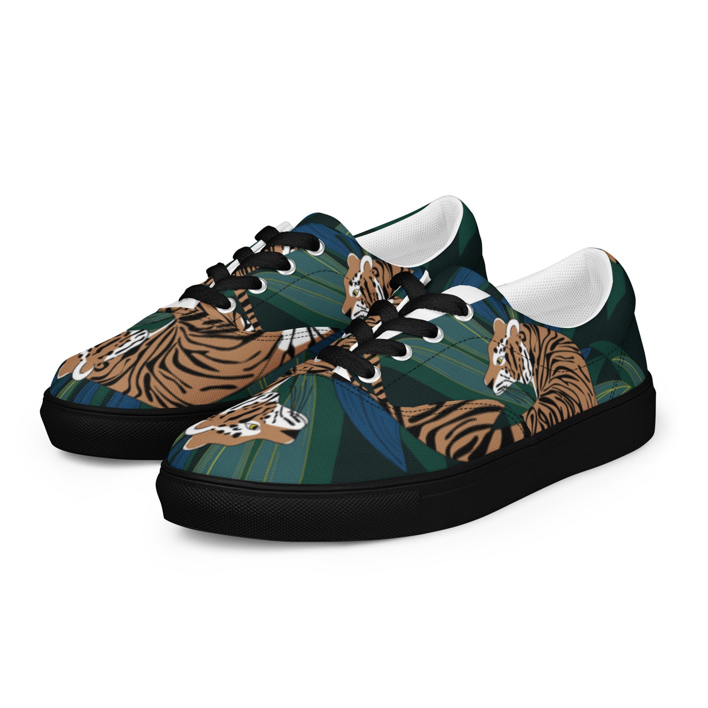 Women’s lace-up canvas shoes
