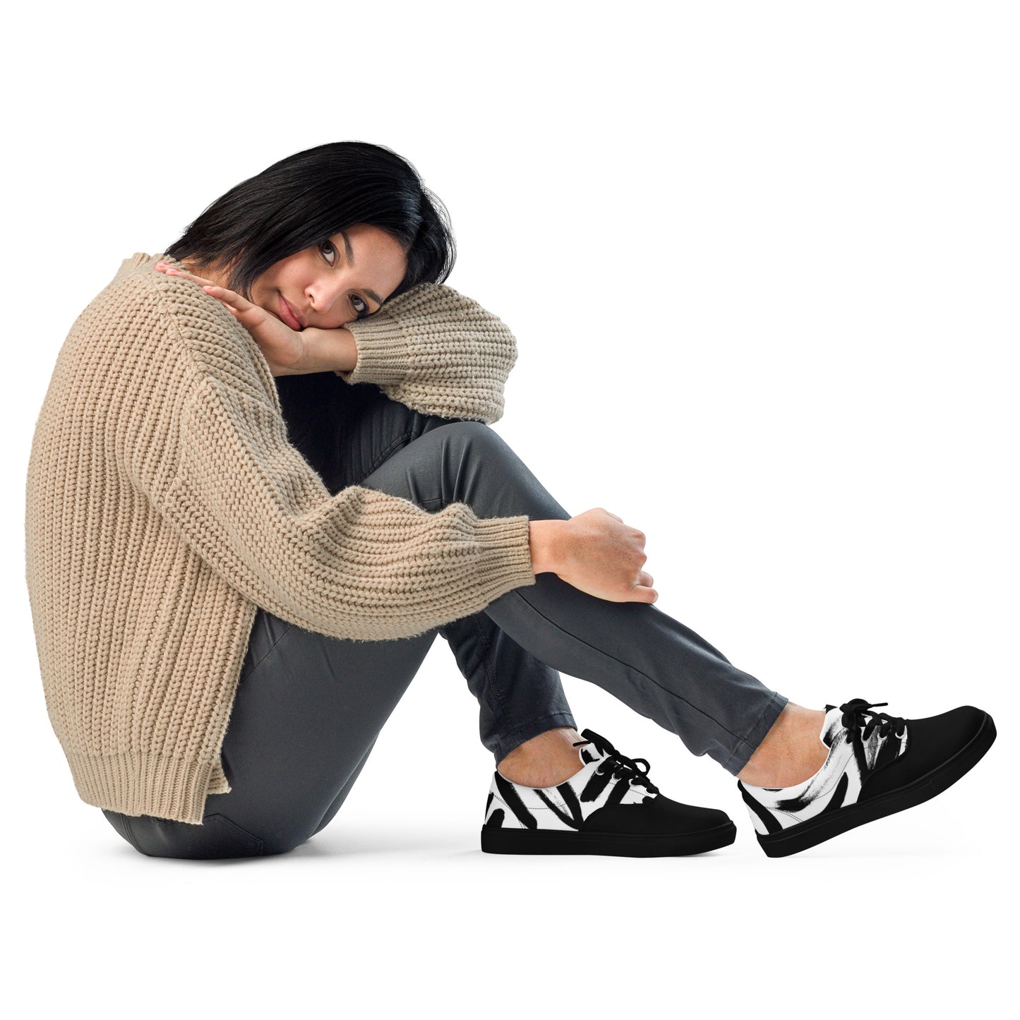 Women’s lace-up canvas shoes