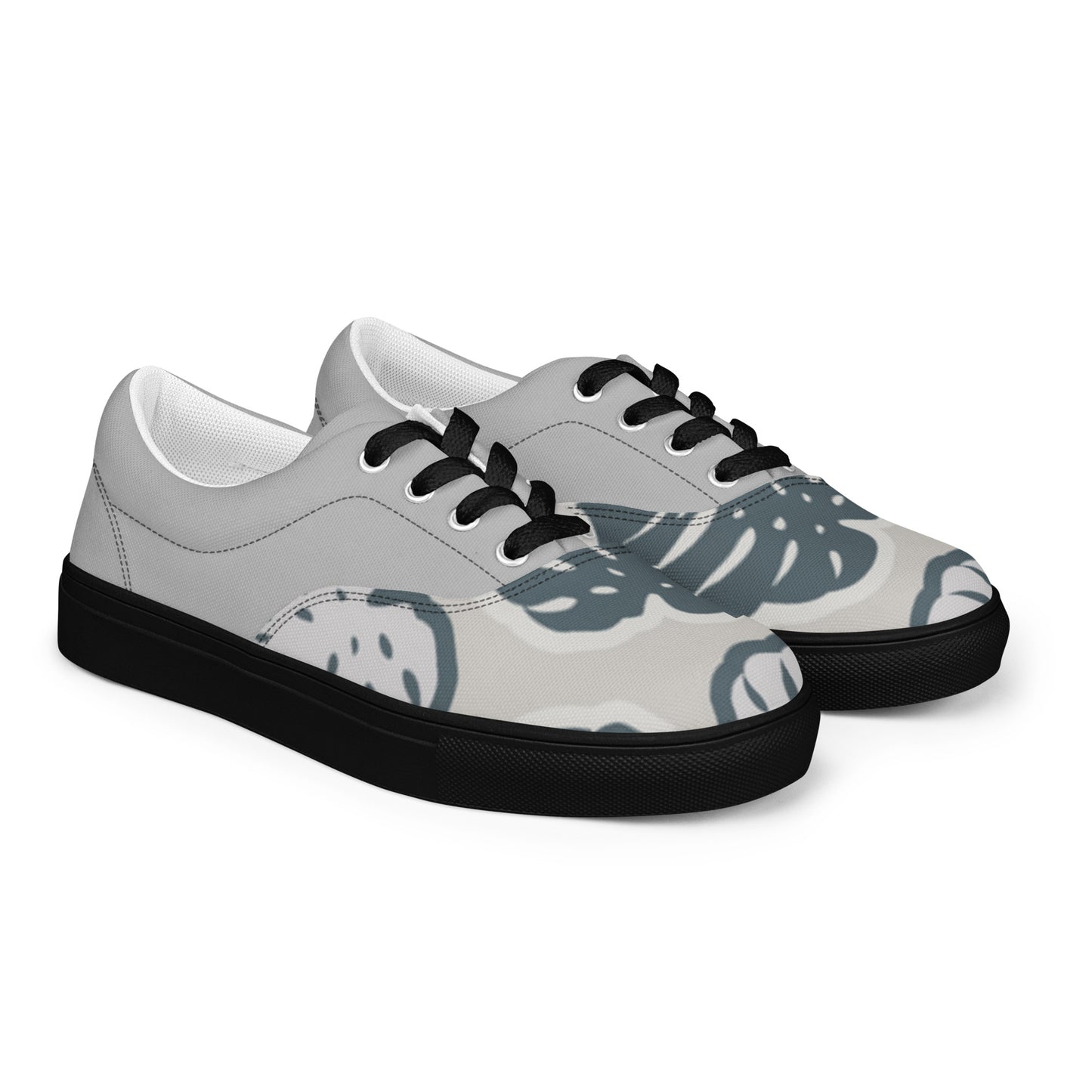 Women’s lace-up canvas shoes