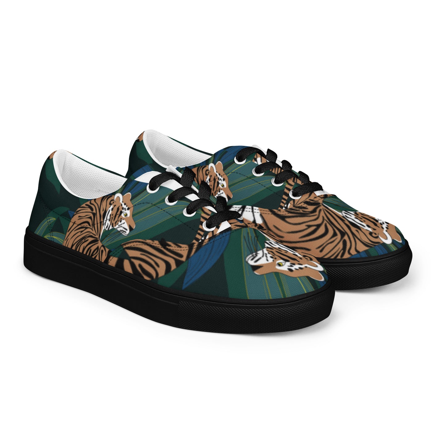 Women’s lace-up canvas shoes