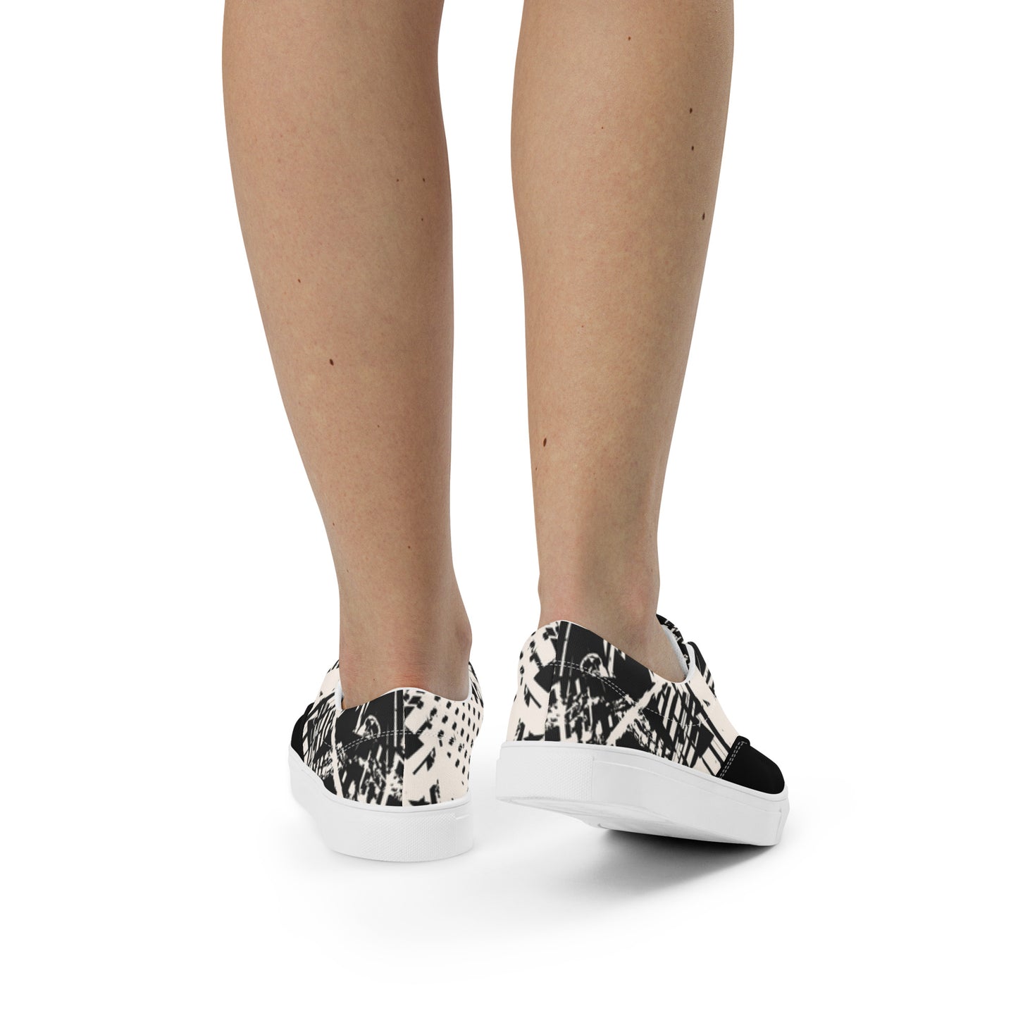 Women’s lace-up canvas shoes