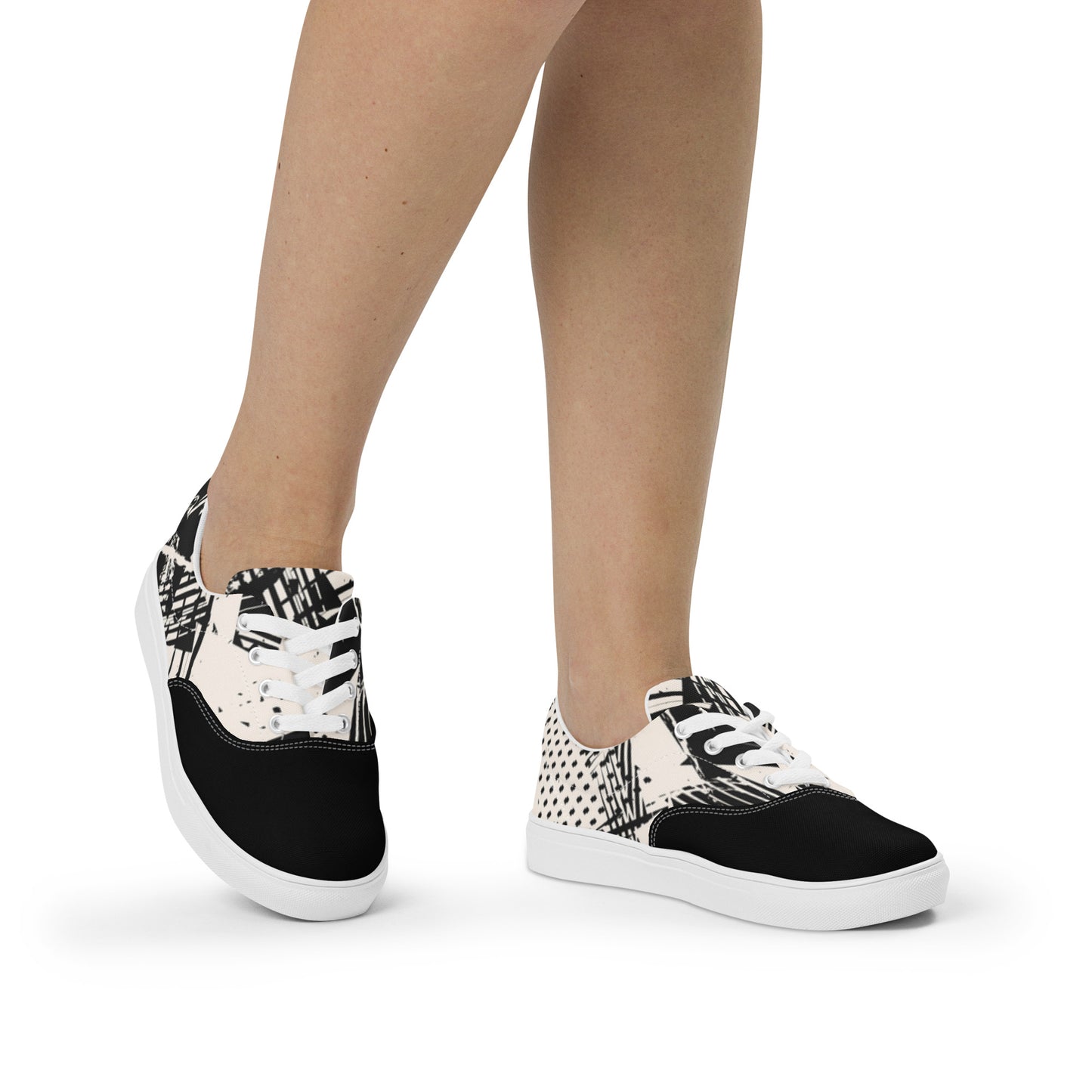 Women’s lace-up canvas shoes