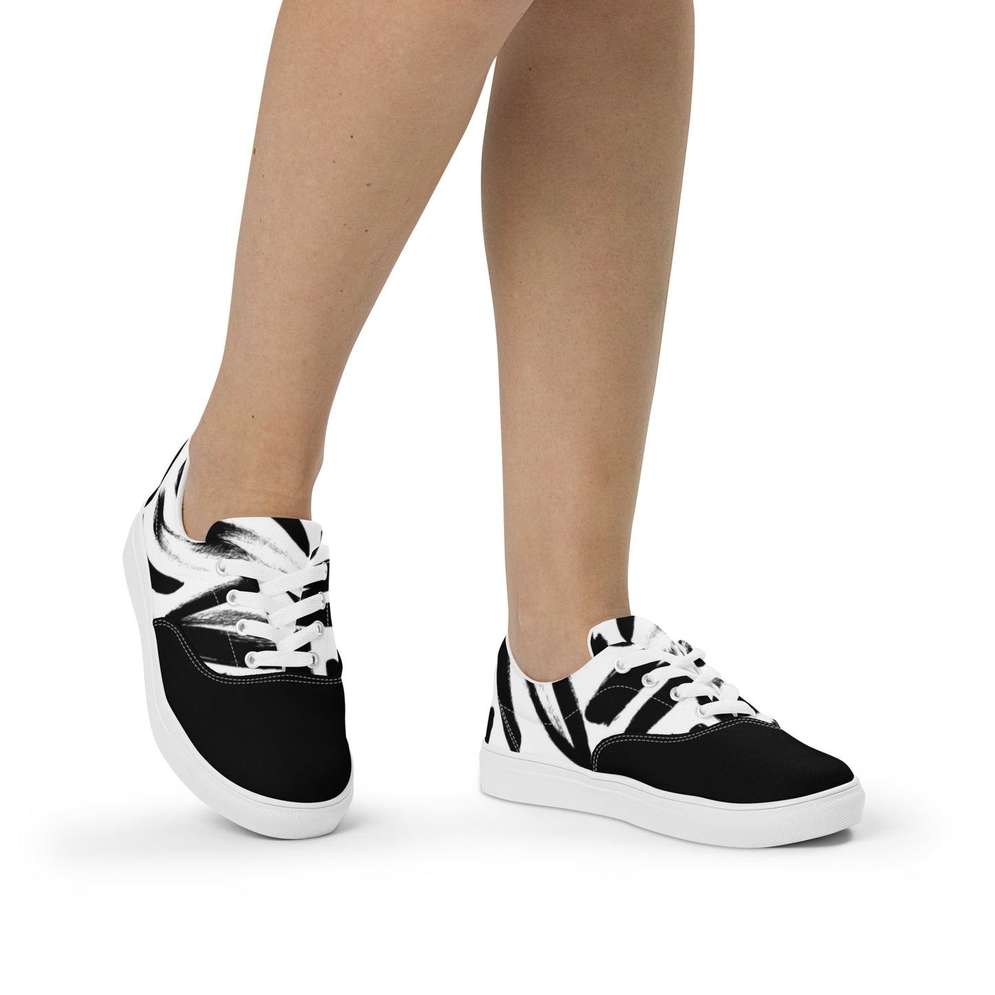 Women’s lace-up canvas shoes