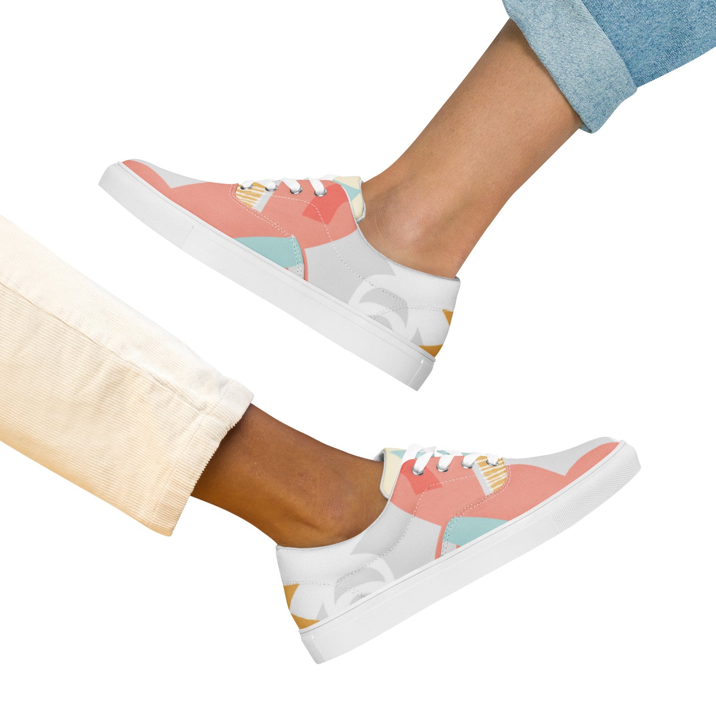 Women’s lace-up canvas shoes