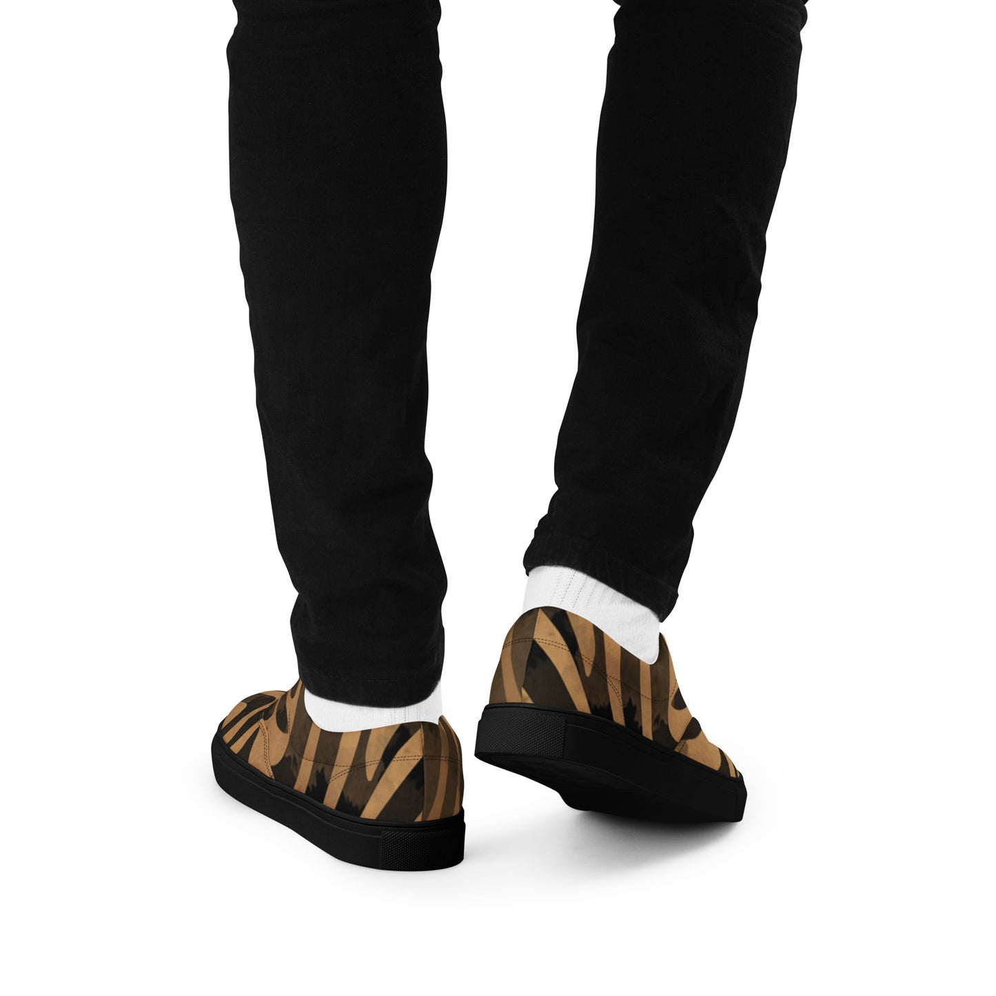 Men’s lace-up canvas shoes