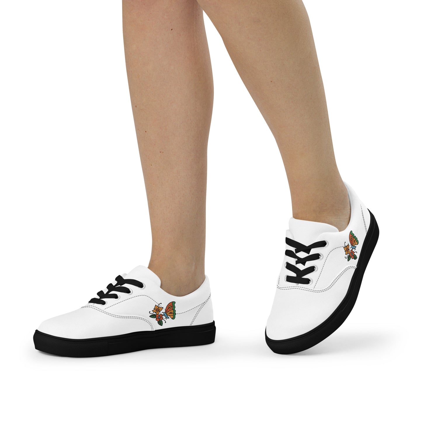 Women’s lace-up canvas shoes