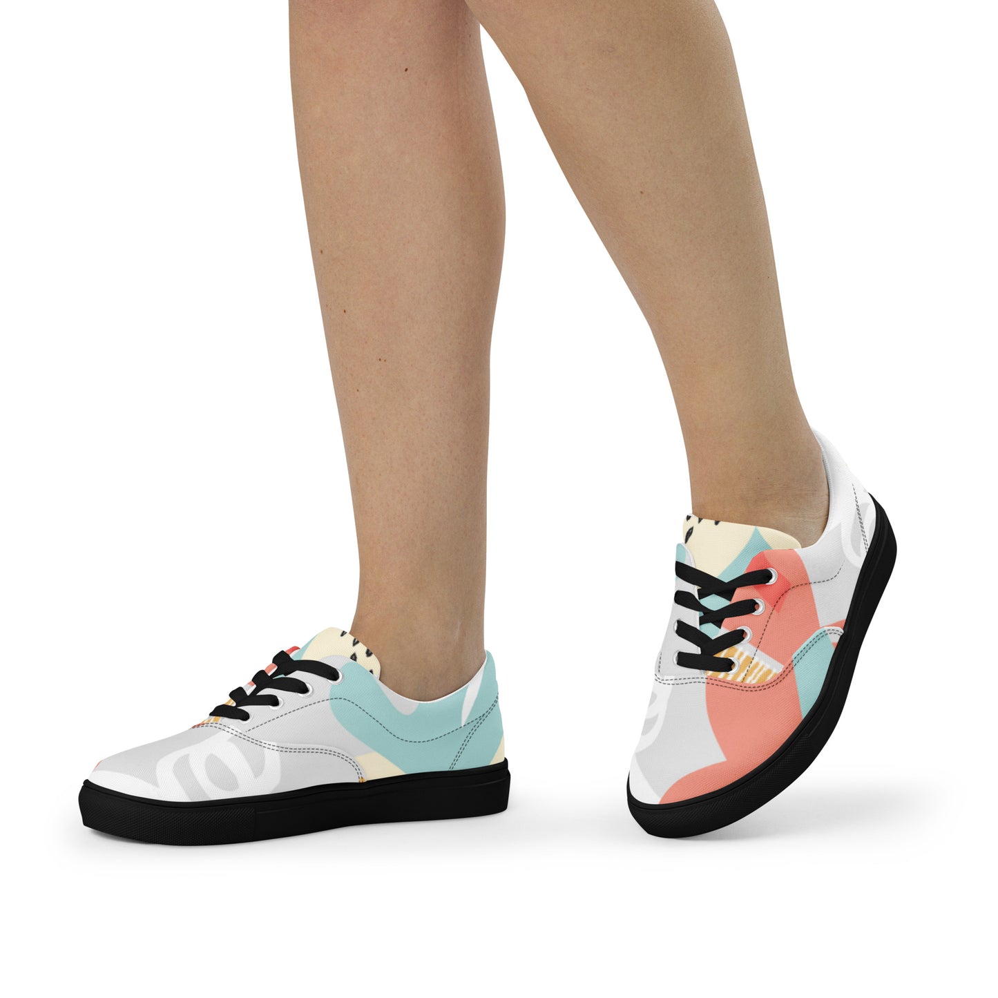 Women’s lace-up canvas shoes